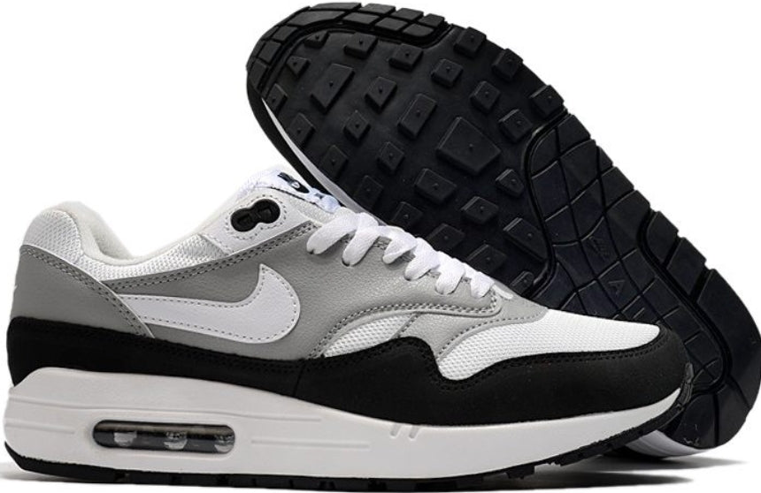 Les baskets Nike Air Max 1 sont iconiques pour leur style emblématique.retro incontournable pas cher. Le moins cher.exceptionnel 