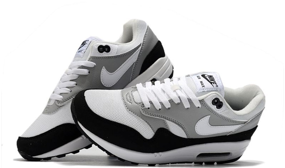 Les baskets Nike Air Max 1 sont iconiques pour leur style emblématique.retro incontournable pas cher. Le moins cher.exceptionnel 
