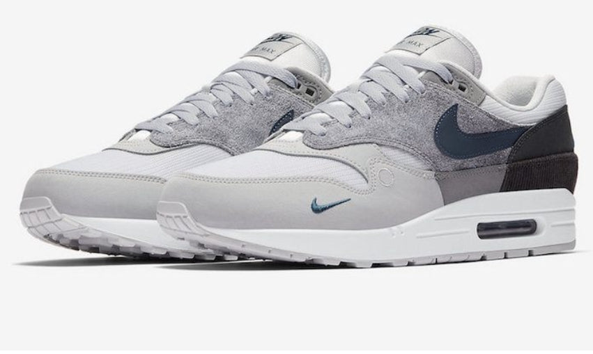 Les baskets Nike Air Max 1 sont iconiques pour leur style emblématique.retro incontournable pas cher. Le moins cher.exceptionnel 