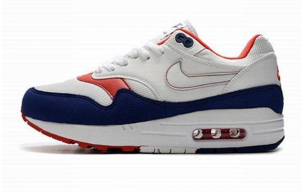 Les baskets Nike Air Max 1 sont iconiques pour leur style emblématique.retro incontournable pas cher. Le moins cher.exceptionnel 