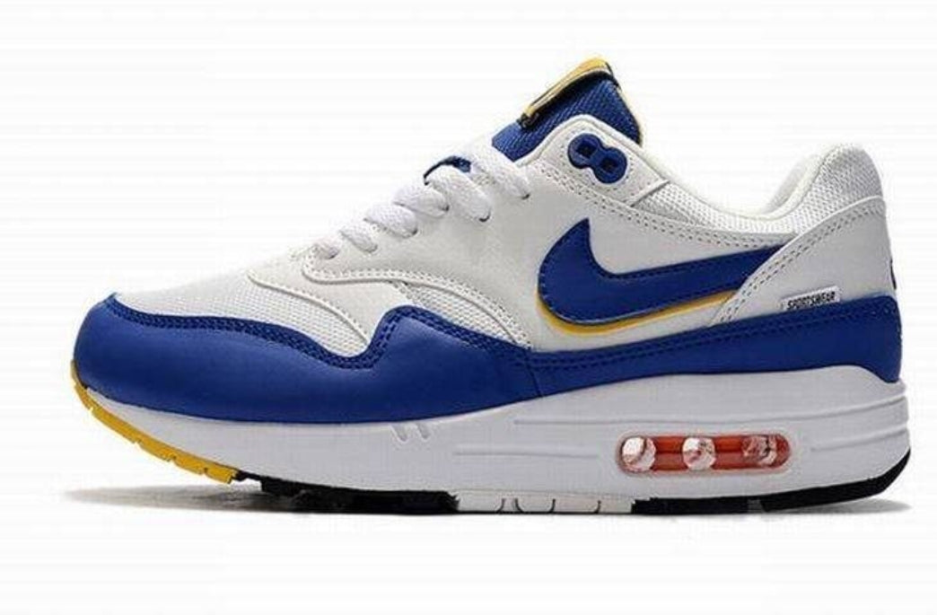 Les baskets Nike Air Max 1 sont iconiques pour leur style emblématique.retro incontournable pas cher. Le moins cher.exceptionnel 