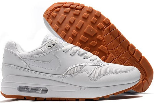 Les baskets Nike Air Max 1 sont iconiques pour leur style emblématique.retro incontournable pas cher. Le moins cher.exceptionnel 