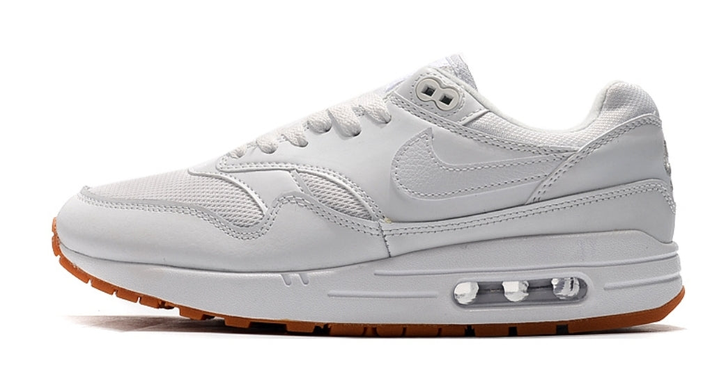 Les baskets Nike Air Max 1 sont iconiques pour leur style emblématique.retro incontournable pas cher. Le moins cher.exceptionnel 