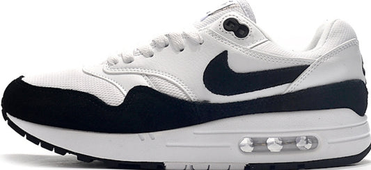 Les baskets Nike Air Max 1 sont iconiques pour leur style emblématique.retro incontournable pas cher. Le moins cher.exceptionnel 