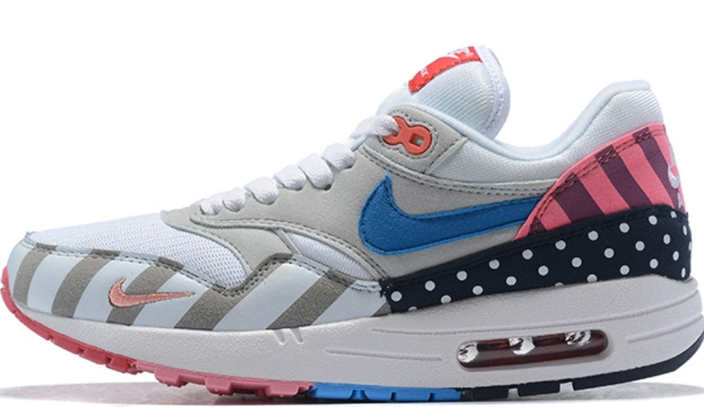 Les baskets Nike Air Max 1 sont iconiques pour leur style emblématique.retro incontournable pas cher. Le moins cher.exceptionnel 