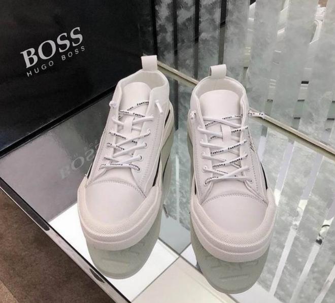 Les baskets sneakers Hugo Boss  combinent style sophistiqué et performance haut de gamme.

 leur design élégant.pas cher.le moins cher.