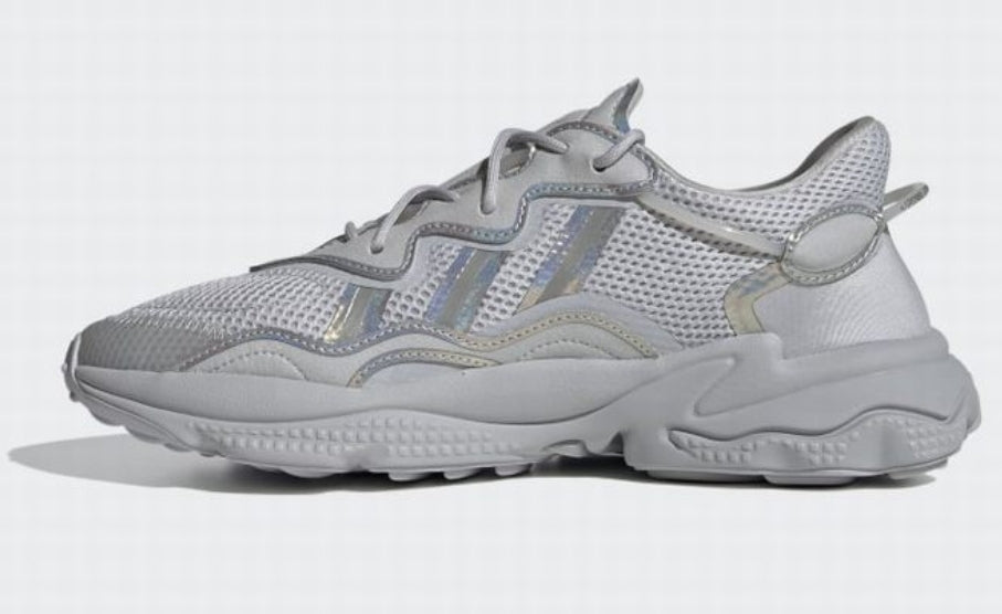 Les baskets Adidas Ozweego marient un style audacieux à un confort exceptionnel.