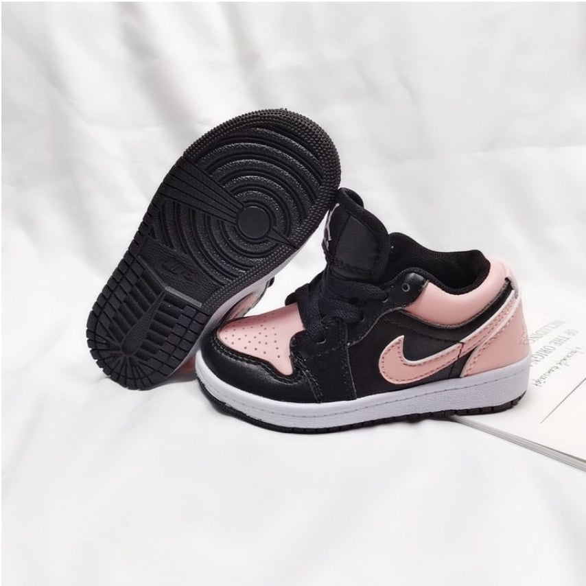 chaussure pour Enfant: jordan  Garçon/Fille