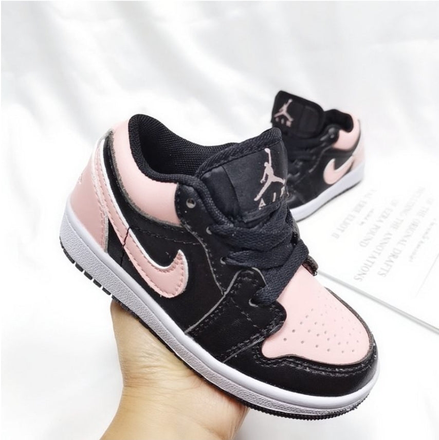 chaussure pour Enfant: jordan  Garçon/Fille