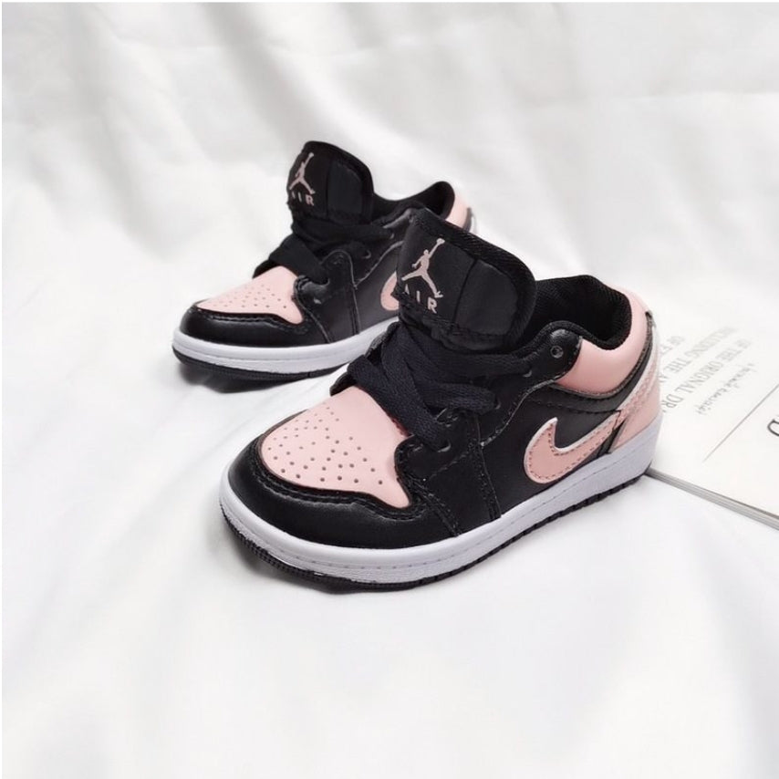 chaussure pour Enfant: jordan  Garçon/Fille