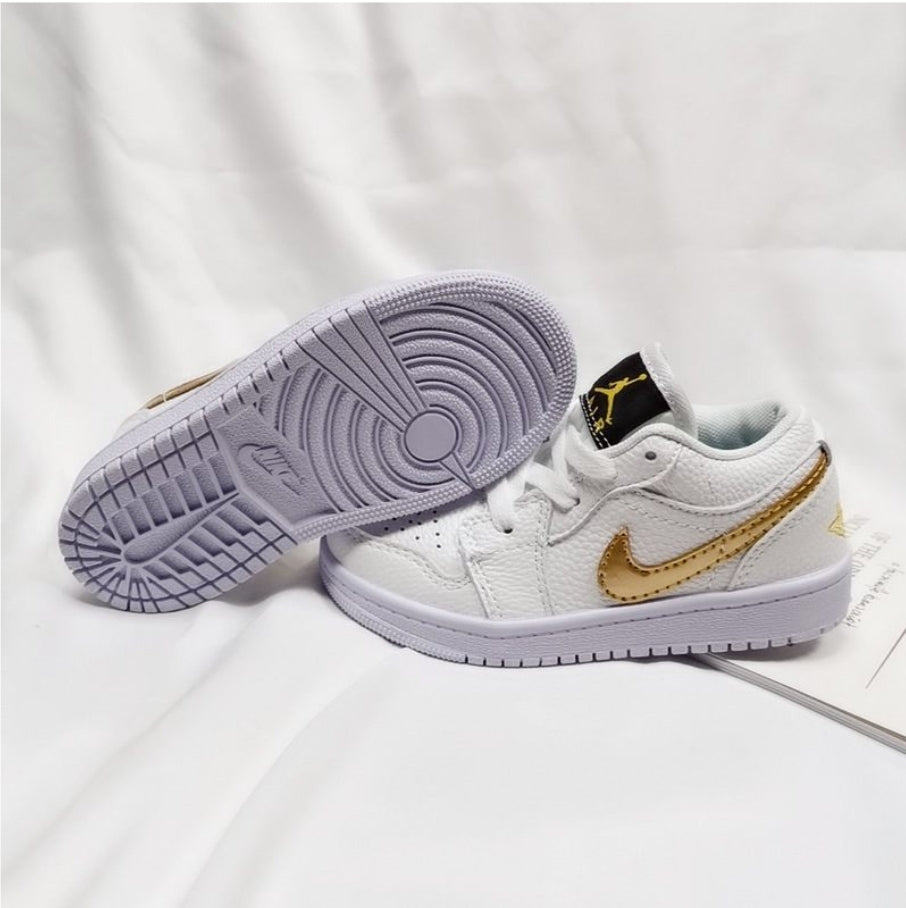 chaussure pour Enfant: jordan  Garçon/Fille