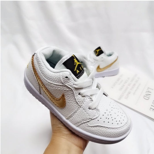 chaussure pour Enfant: jordan  Garçon/Fille