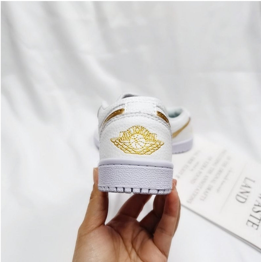 chaussure pour Enfant: jordan  Garçon/Fille