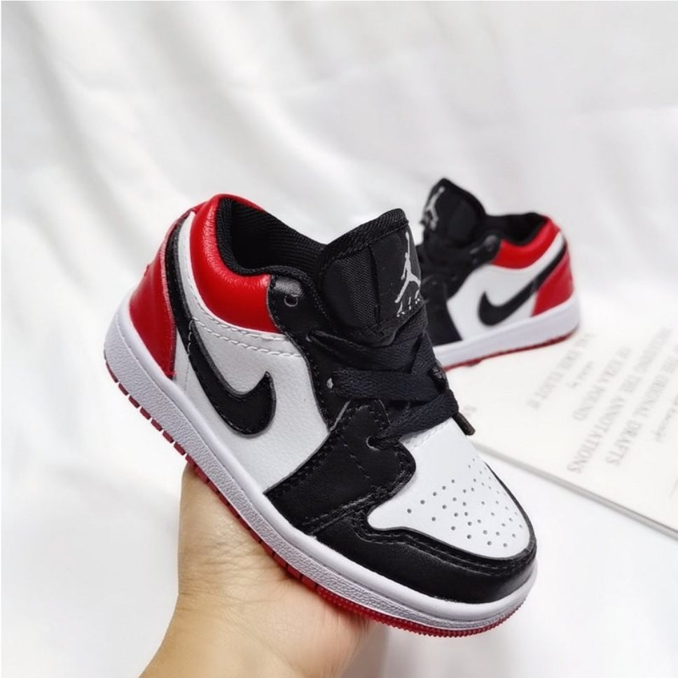 chaussure pour Enfant: jordan  Garçon/Fille