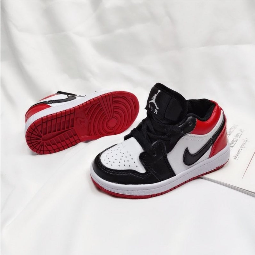 chaussure pour Enfant: jordan  Garçon/Fille