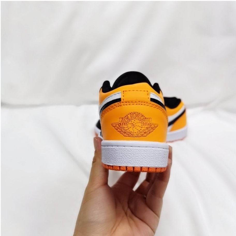 chaussure pour Enfant: jordan  Garçon/Fille