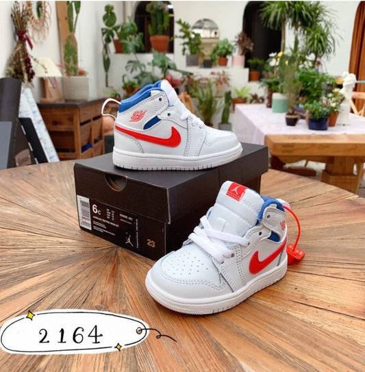 chaussure pour Enfant: jordan  Garçon/Fille
