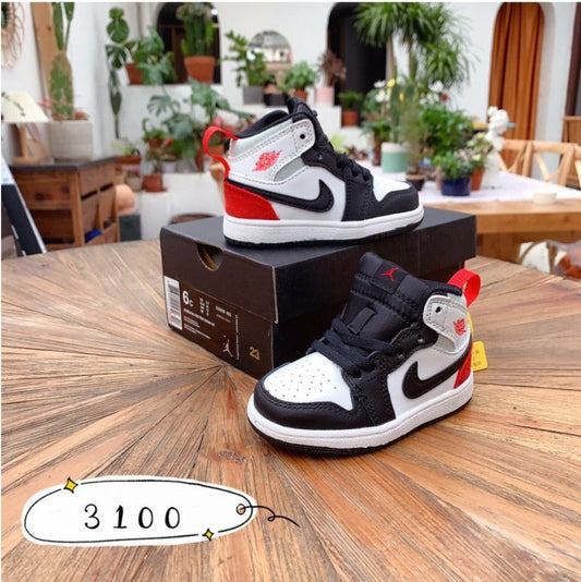 chaussure pour Enfant: jordan  Garçon/Fille