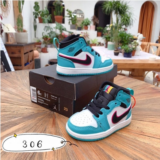 chaussure pour Enfant: jordan  Garçon/Fille