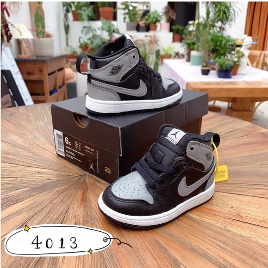 chaussure pour Enfant: jordan  Garçon/Fille