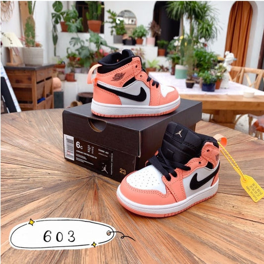 chaussure pour Enfant: jordan  Garçon/Fille