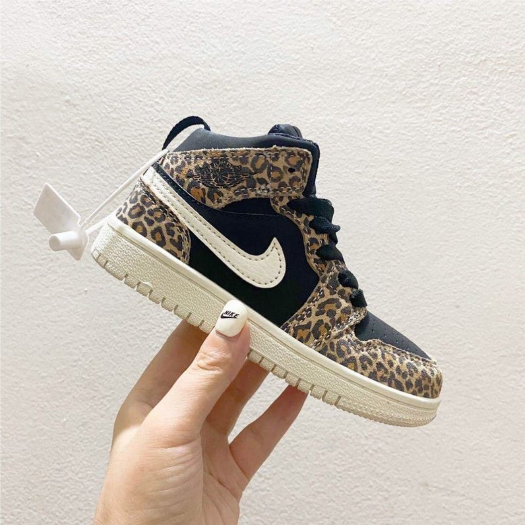 chaussure pour Enfant: jordan  Garçon/Fille