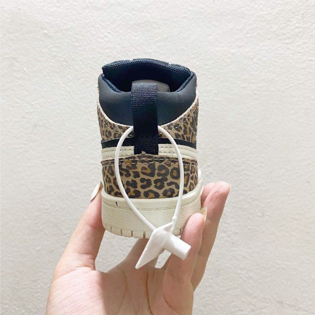 chaussure pour Enfant: jordan  Garçon/Fille