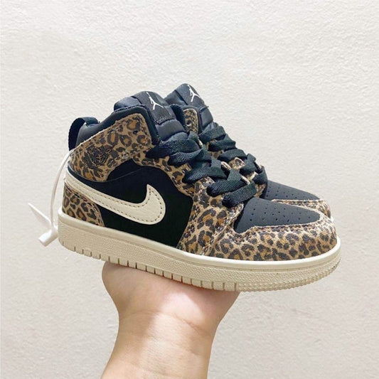 chaussure pour Enfant: jordan  Garçon/Fille
