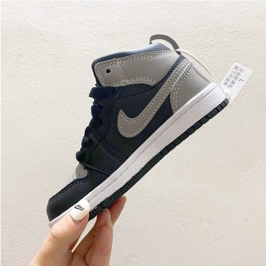 chaussure pour Enfant: jordan  Garçon/Fille