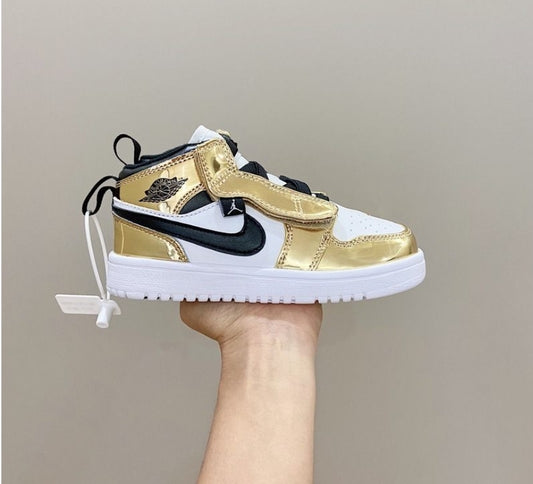 chaussure pour Enfant: jordan  Garçon/Fille