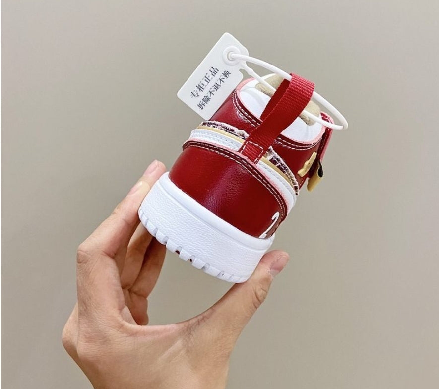 chaussure pour Enfant: jordan  Garçon/Fille