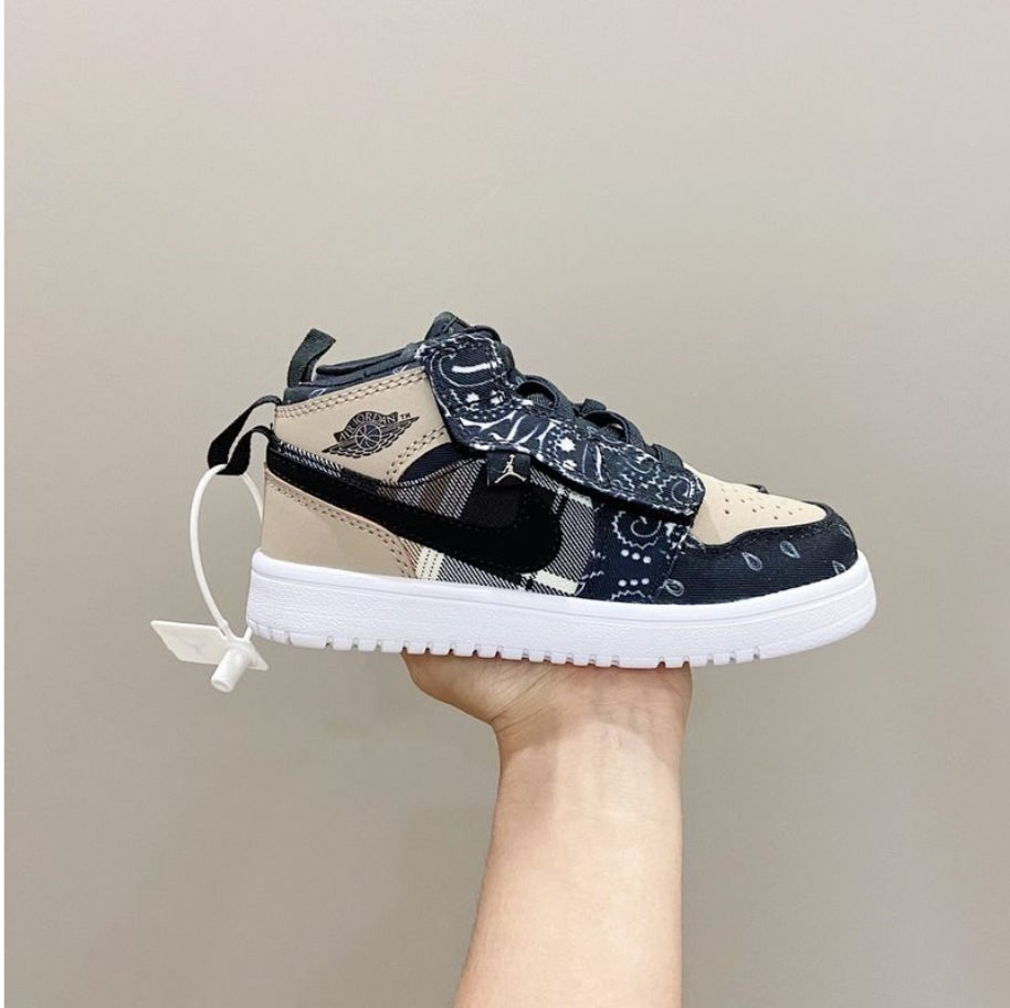 chaussure pour Enfant: jordan  Garçon/Fille