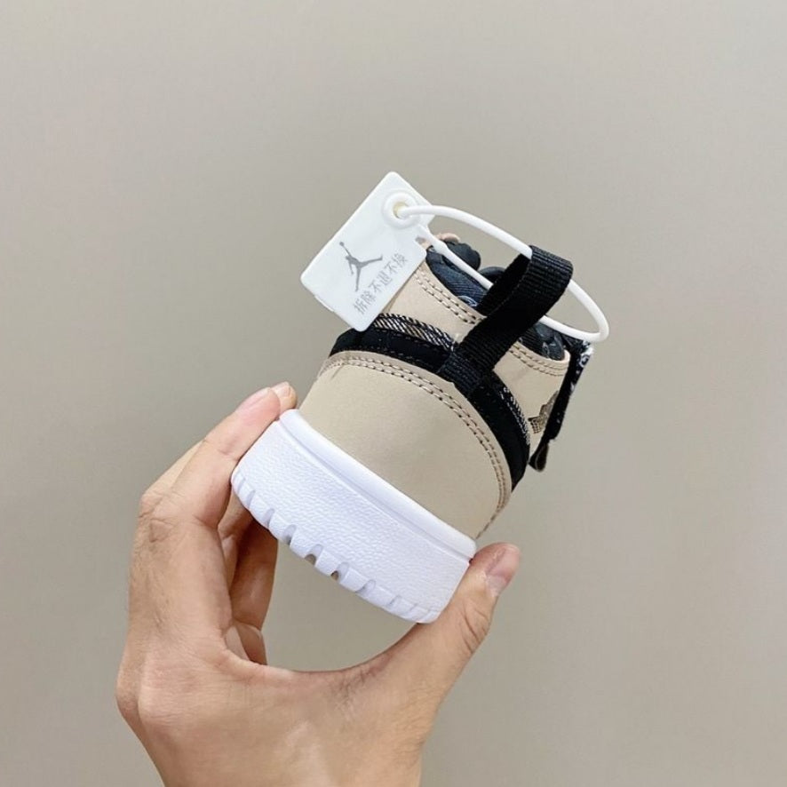 chaussure pour Enfant: jordan  Garçon/Fille