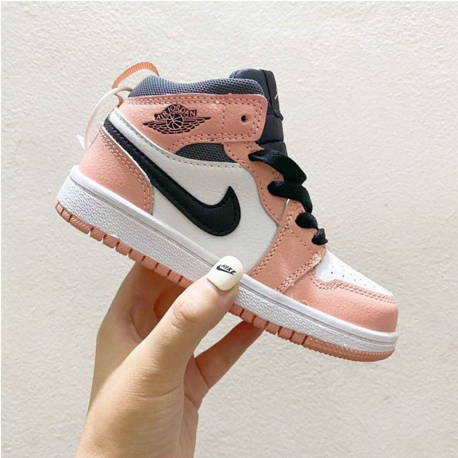 chaussure pour Enfant: jordan  Garçon/Fille