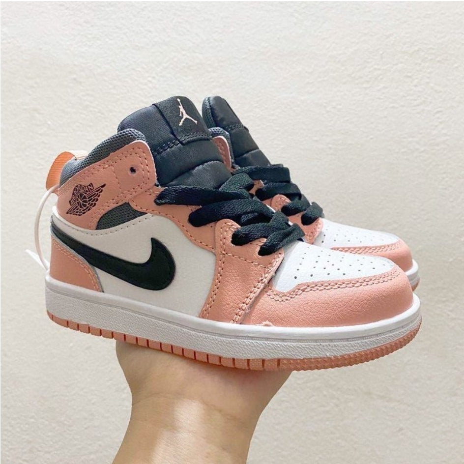 chaussure pour Enfant: jordan  Garçon/Fille