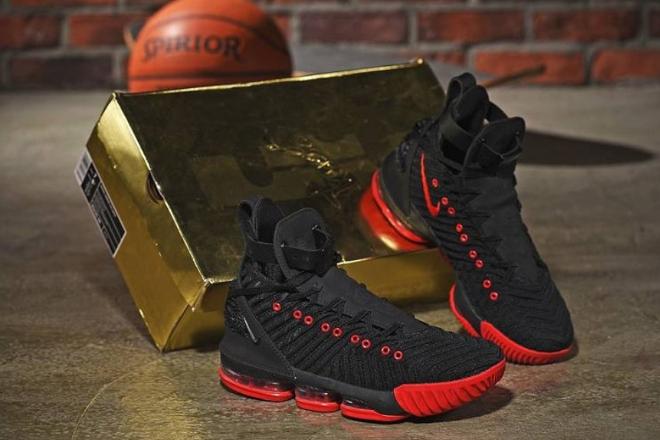 Chassures basket Lebron James