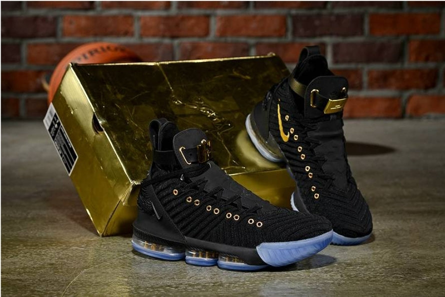 Chassures basket Lebron James