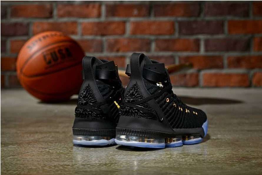 Chassures basket Lebron James