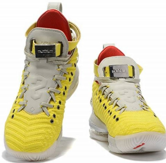 Chassures basket Lebron James