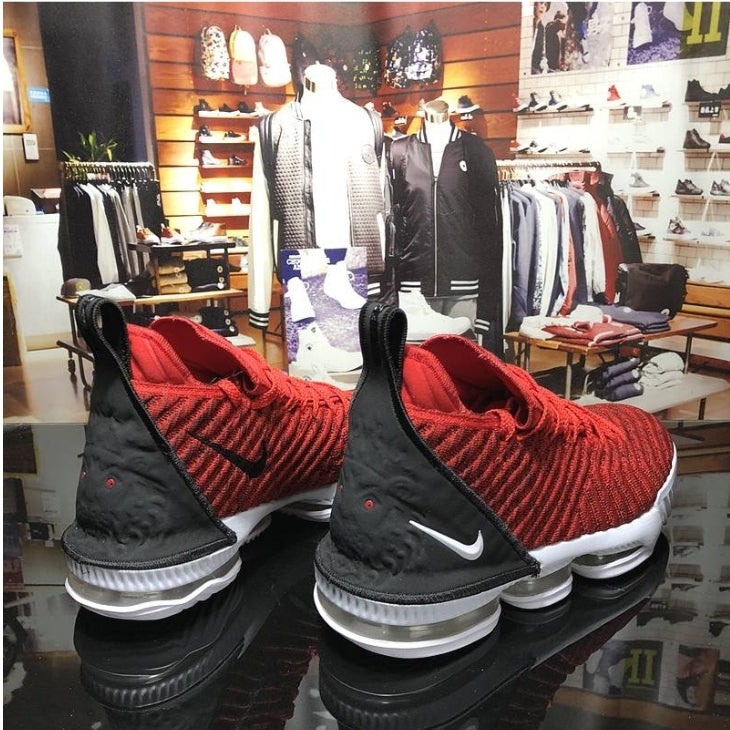 Chassures basket Lebron James