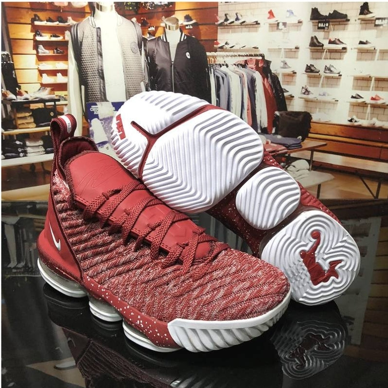 Chassures basket Lebron James