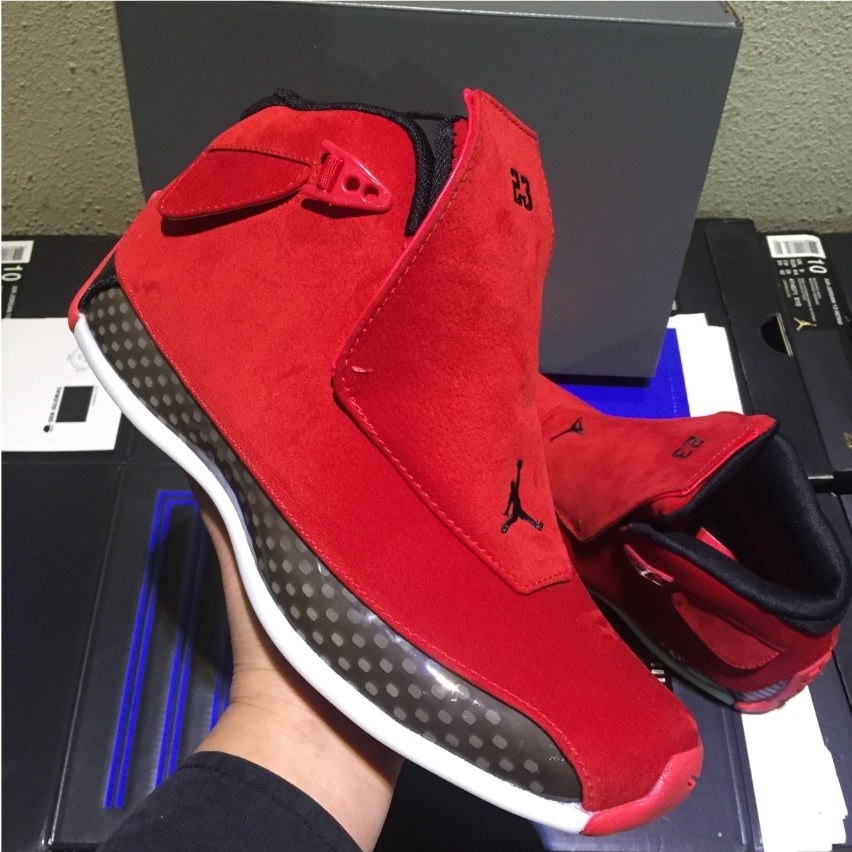 Les baskets Air Jordan 18 offrent un style emblématique et une performance exceptionnelle.

design distinctif.pas cher. Le moins cher. 