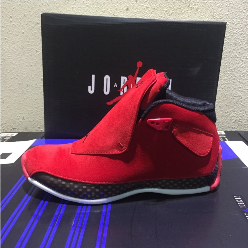 Les baskets Air Jordan 18 offrent un style emblématique et une performance exceptionnelle.

design distinctif.pas cher. Le moins cher. 