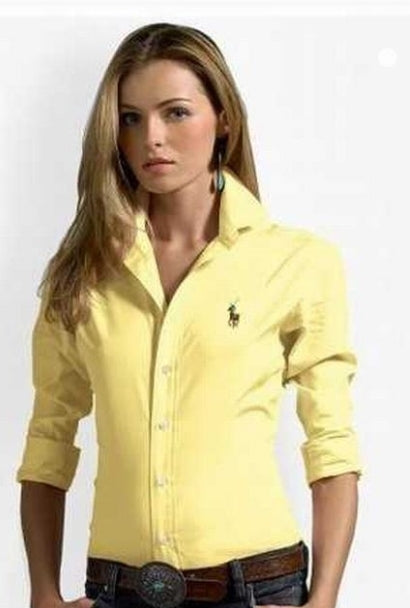 Les chemises Ralph Lauren Femme assurent un ajustement parfait et un confort optimal grâce à leur coupe précise et leurs finitions impeccables.