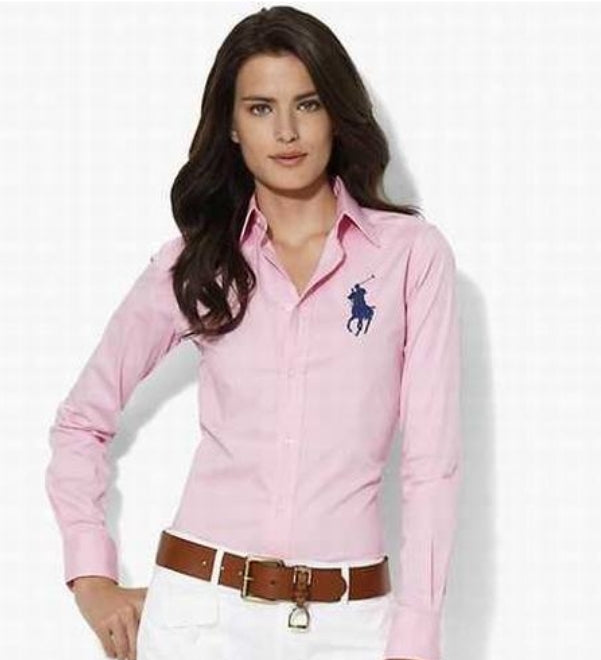 Les chemises Ralph Lauren Femme offrent une élégance et une qualité inégalées avec leur design intemporel et l'utilisation de matériaux .