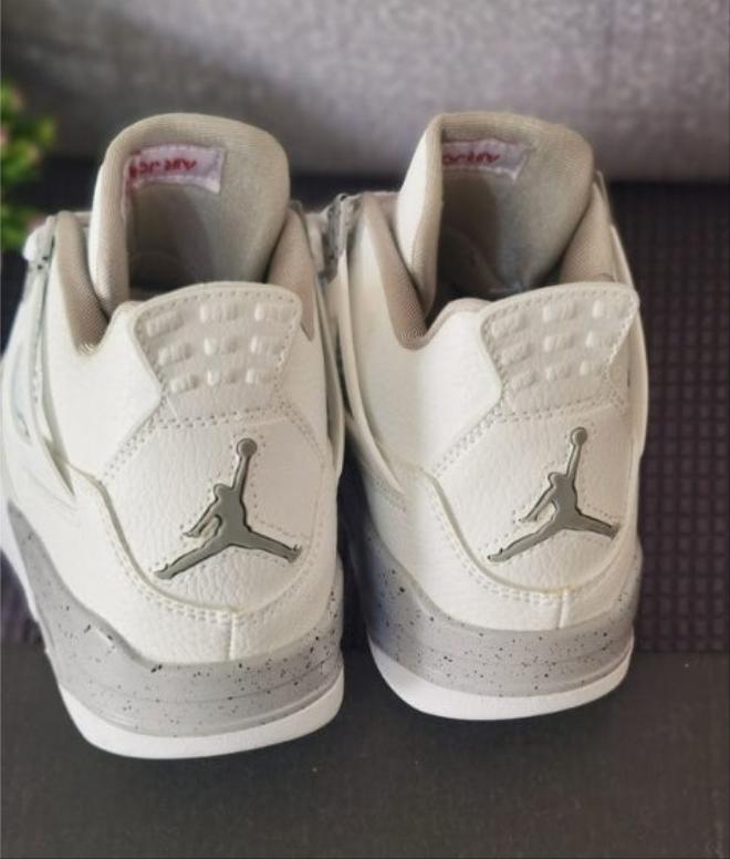Les baskets Air Jordan 4 femme permettent de personnaliser votre style .En résumé, les Union X Air Jordan 04 femme incarnent le style.