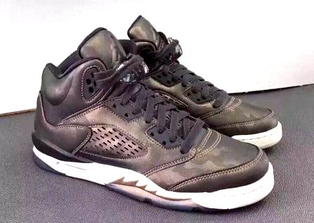 Les baskets Air Jordan 5 Retro (GS) "Oreo" Femme permettent de personnaliser votre style tout en bénéficiant d’un confort supérieur.