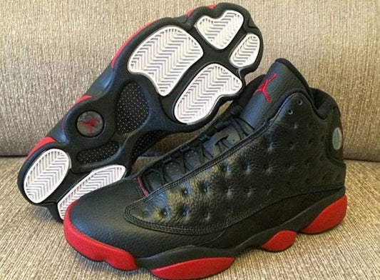 Les  baskets  Air Jordan 13 "Love & Respect" (Black and White) Femme permettent de personnaliser votre style tout en bénéficiant d’un confort supérieur.