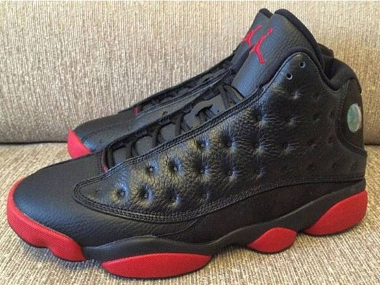 Les  baskets  Air Jordan 13 "Love & Respect" (Black and White) Femme permettent de personnaliser votre style tout en bénéficiant d’un confort supérieur.