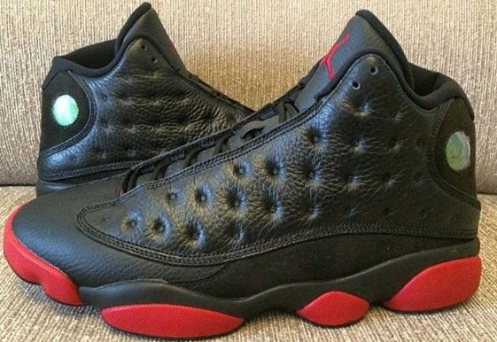 Les  baskets  Air Jordan 13 "Love & Respect" (Black and White) Femme permettent de personnaliser votre style tout en bénéficiant d’un confort supérieur.